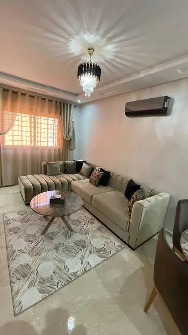 Luxueux Condo - Down Town contacts